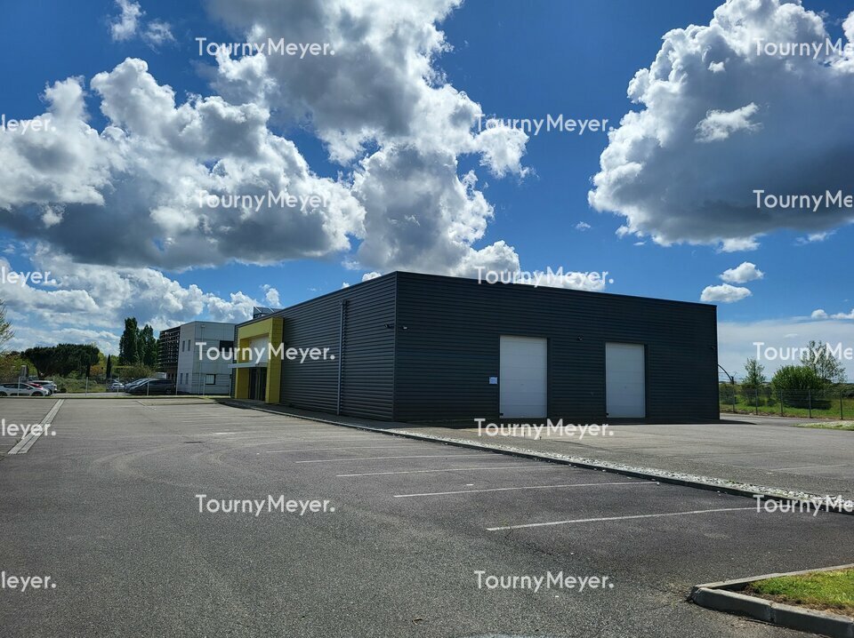 LOCAL D'ACTIVITES