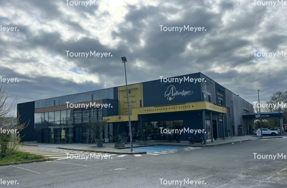 LOCAL COMMERCIAL