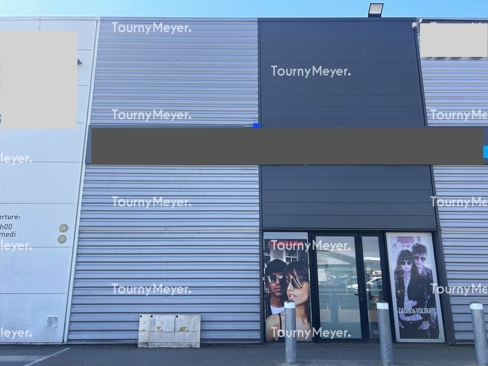 LOCAL COMMERCIAL