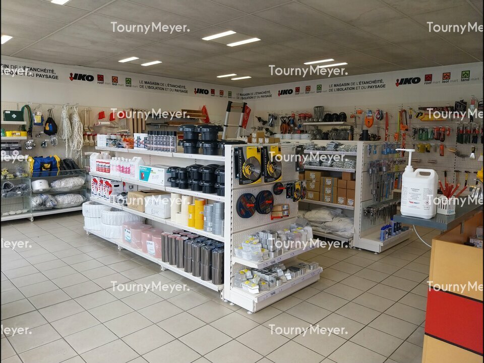 LOCAL D'ACTIVITES