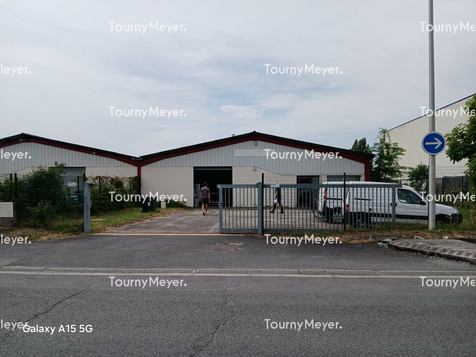 LOCAL D'ACTIVITES