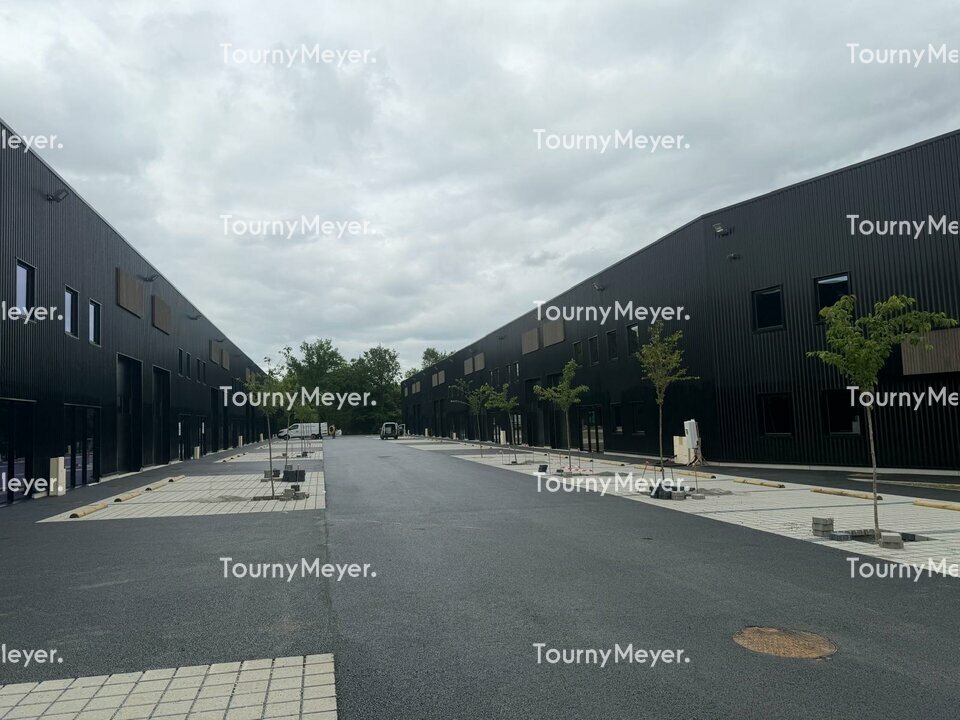 LOCAL D'ACTIVITES