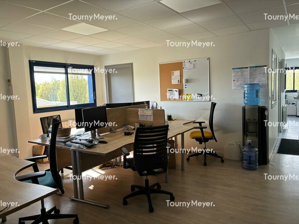 LOCAL D'ACTIVITES