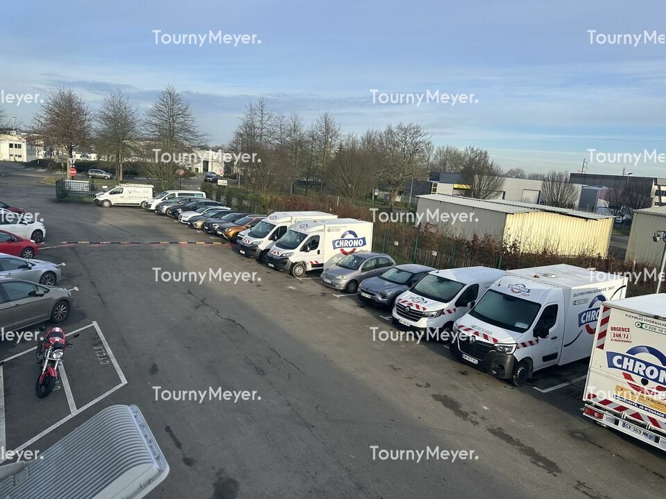 LOCAL D'ACTIVITES