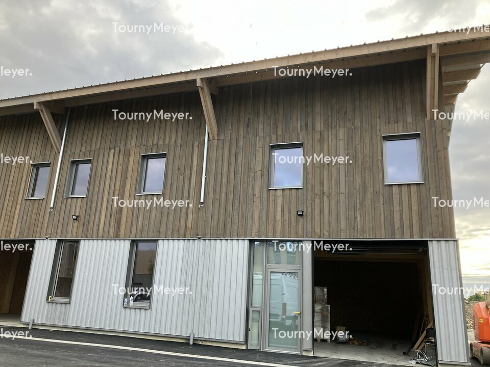 LOCAL D'ACTIVITES