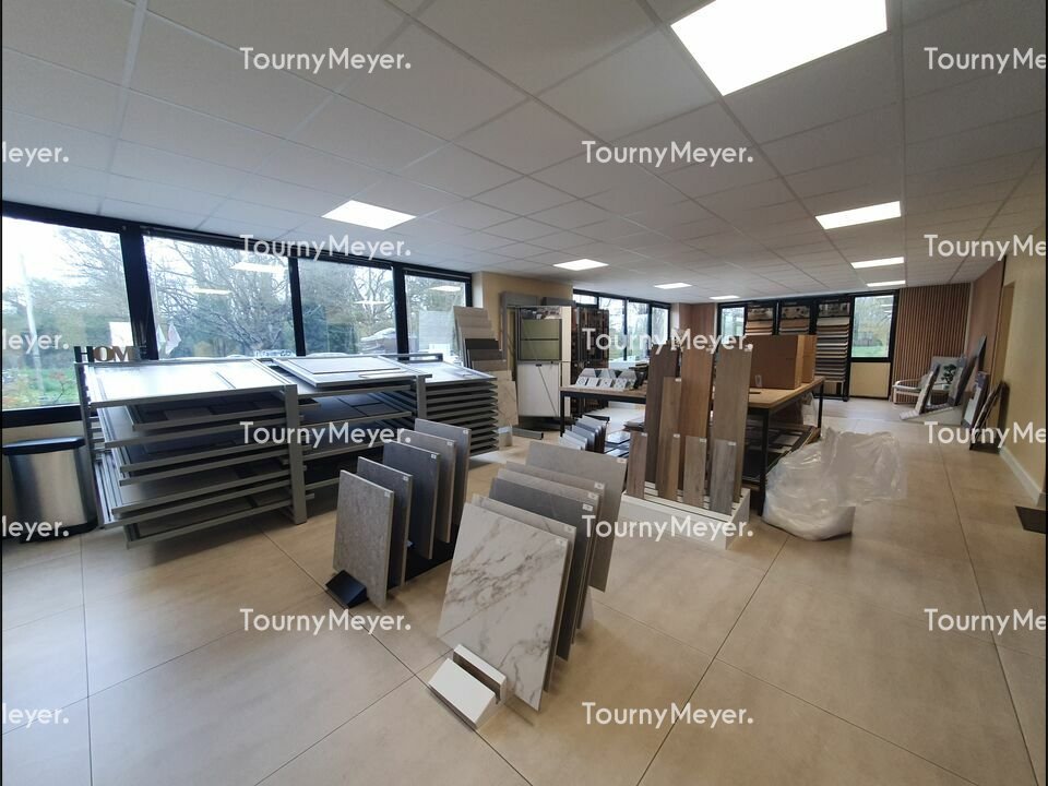 LOCAL D'ACTIVITES