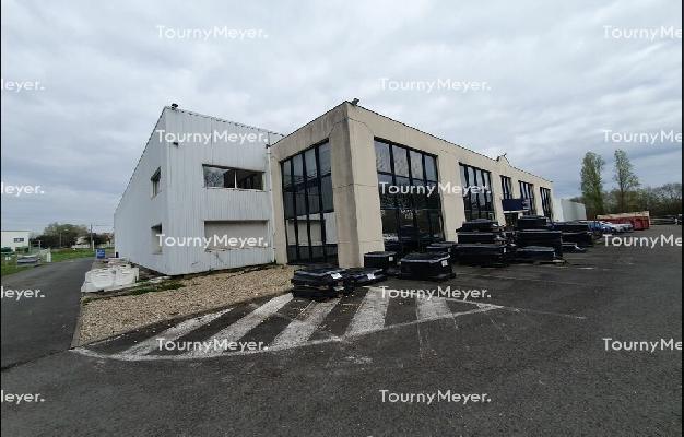 LOCAL D'ACTIVITES