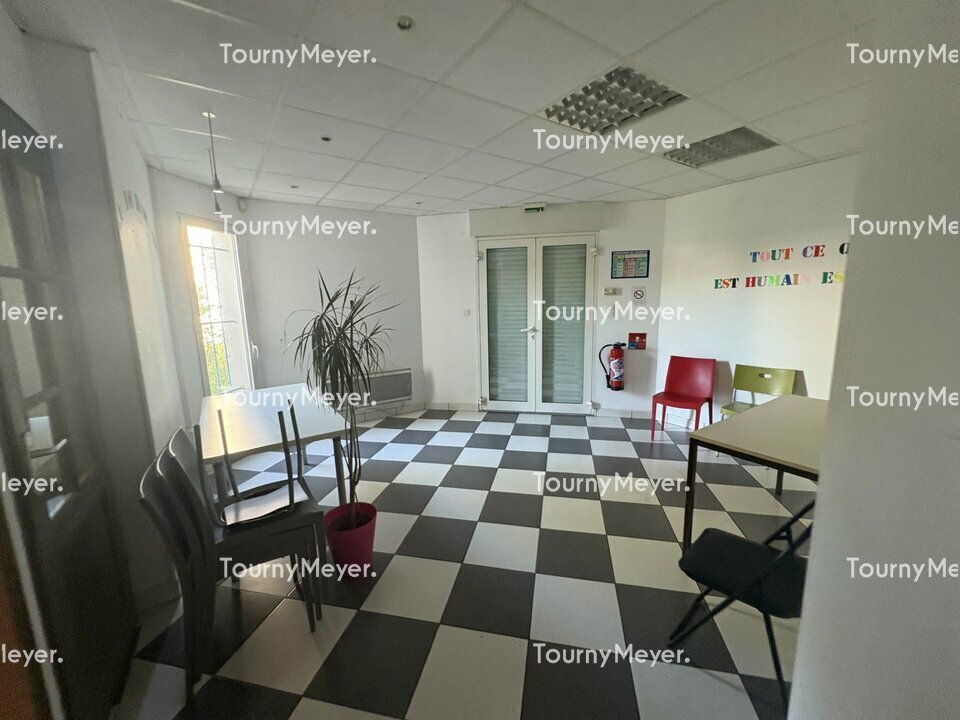 LOCAL D'ACTIVITES
