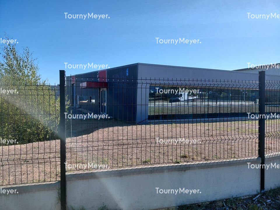 LOCAL D'ACTIVITES