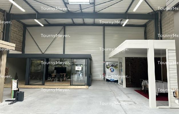 LOCAL D'ACTIVITES