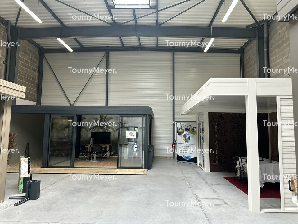 LOCAL D'ACTIVITES