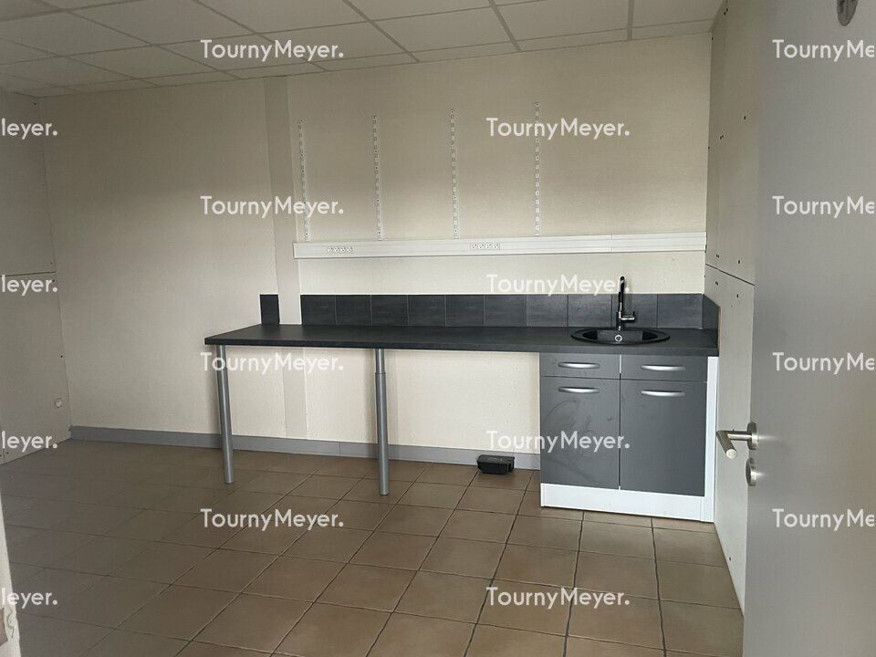 LOCAL D'ACTIVITES