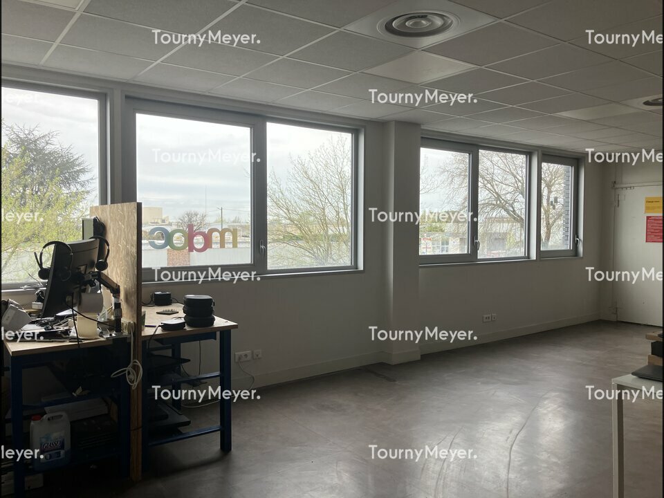 LOCAL D'ACTIVITES