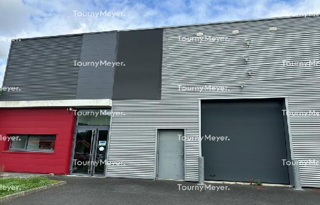 LOCAL D'ACTIVITES