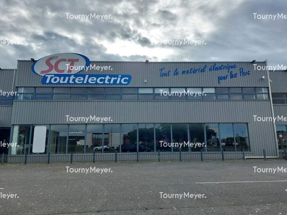 LOCAL D'ACTIVITES