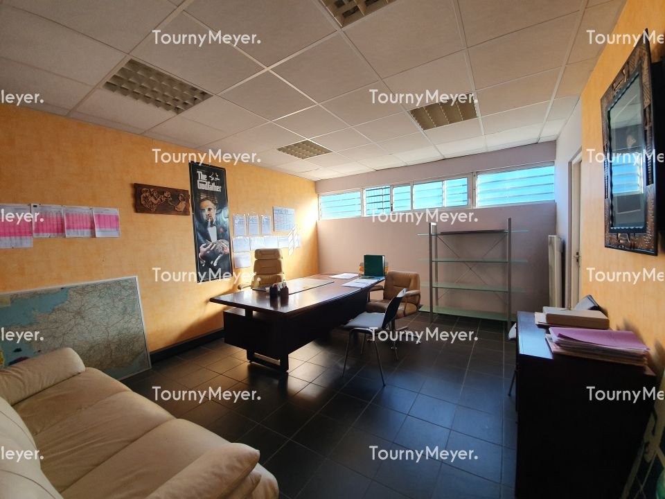 LOCAL D'ACTIVITES