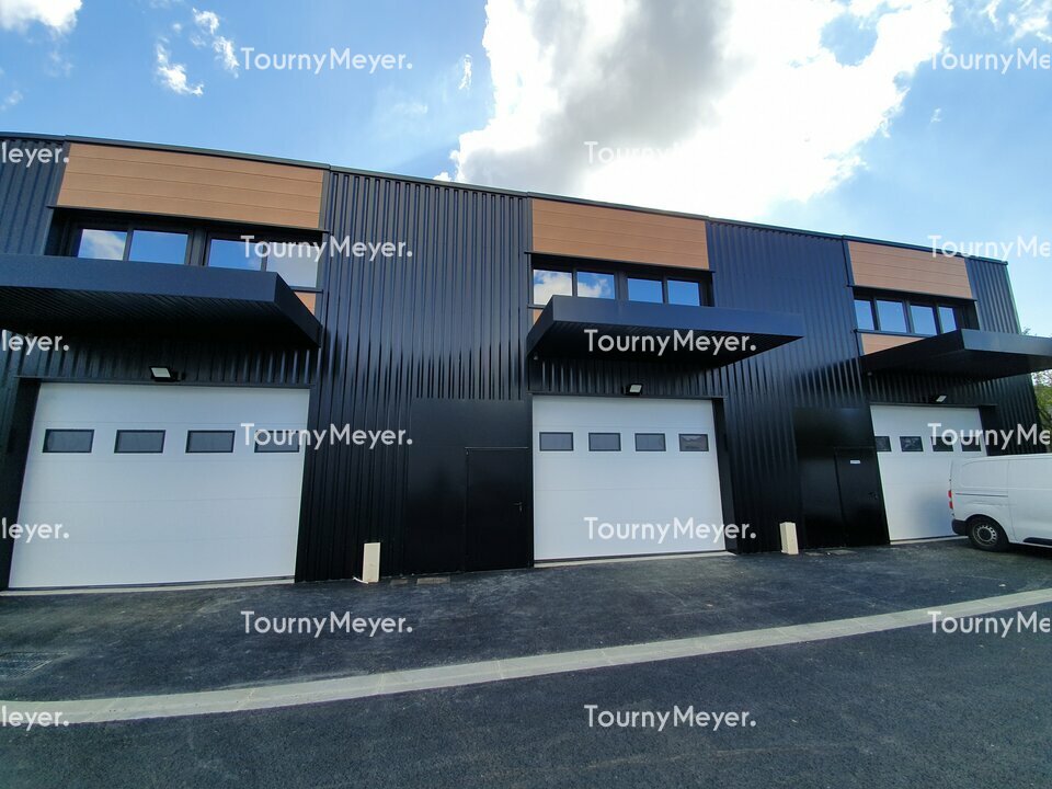 LOCAL D'ACTIVITES