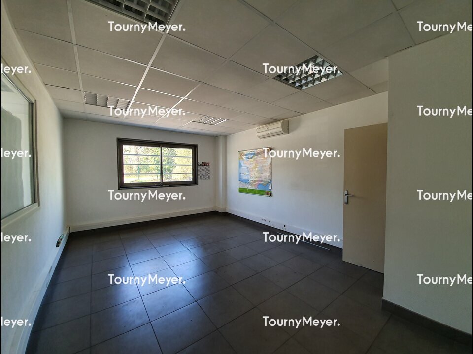 LOCAL D'ACTIVITES
