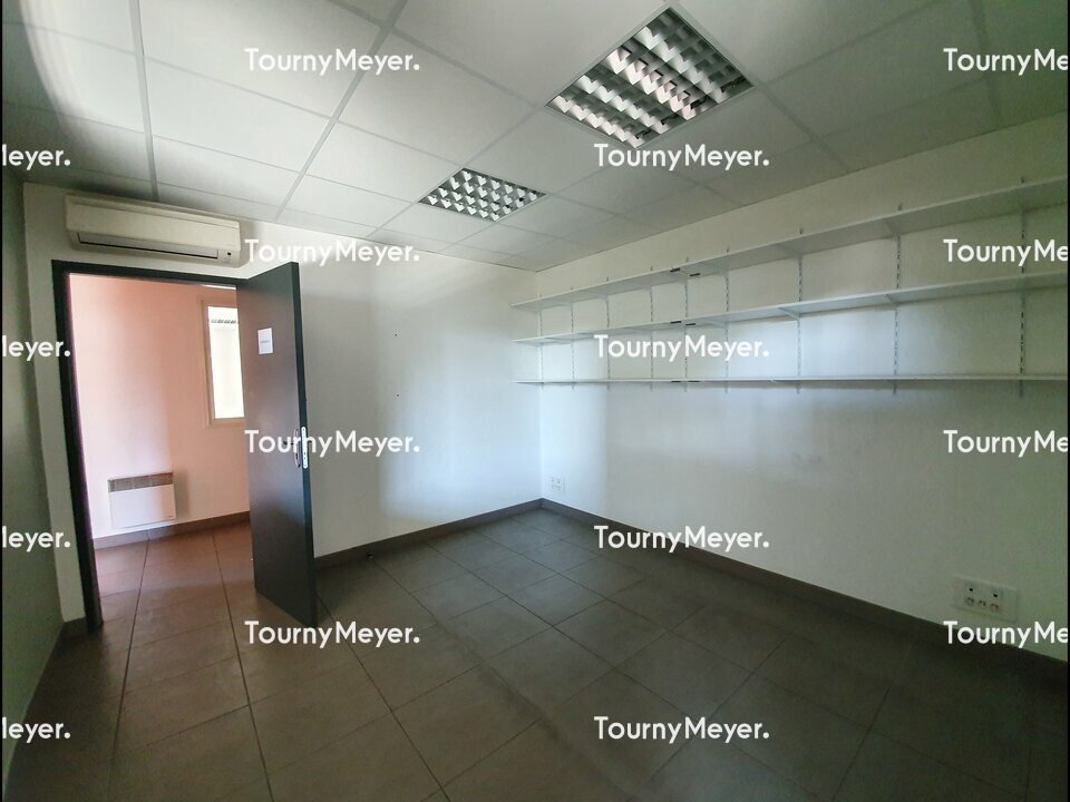 LOCAL D'ACTIVITES