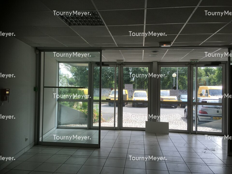 LOCAL D'ACTIVITES