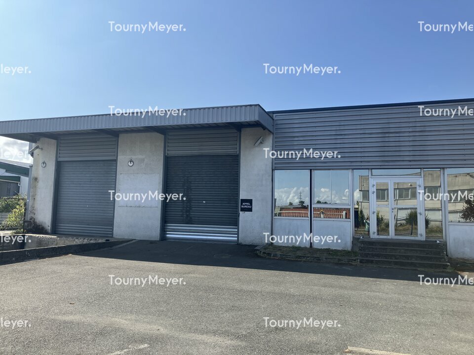 LOCAL D'ACTIVITES