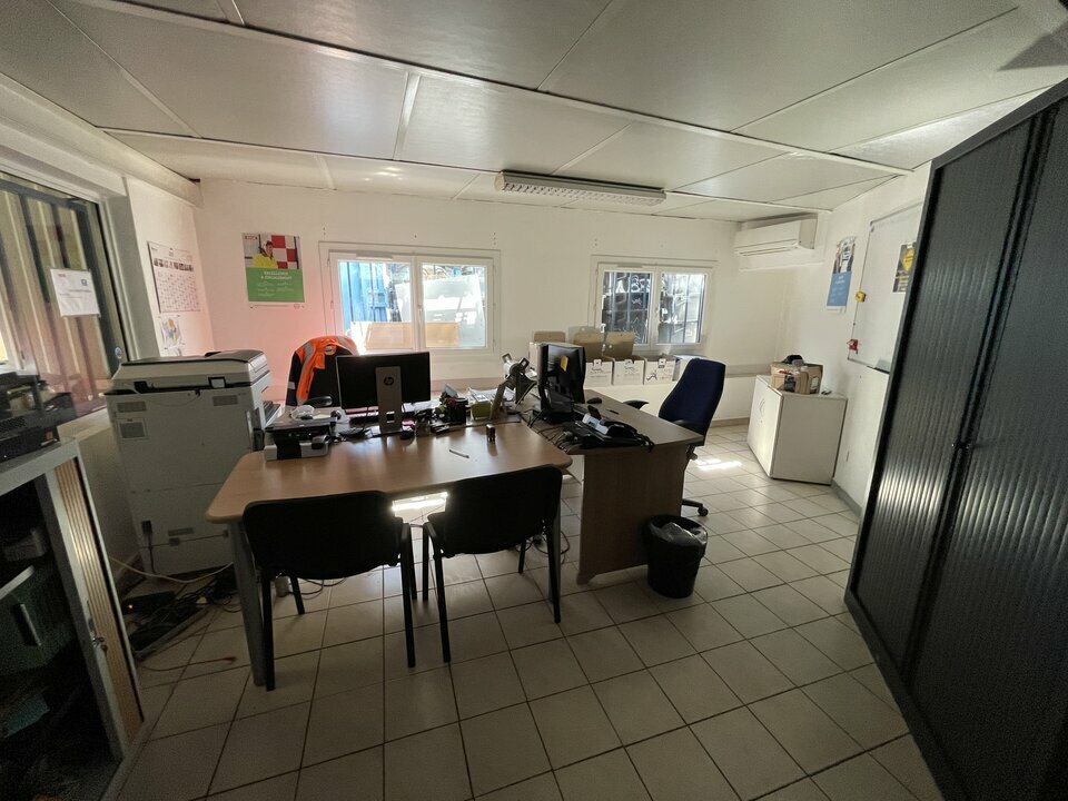 LOCAL D'ACTIVITES