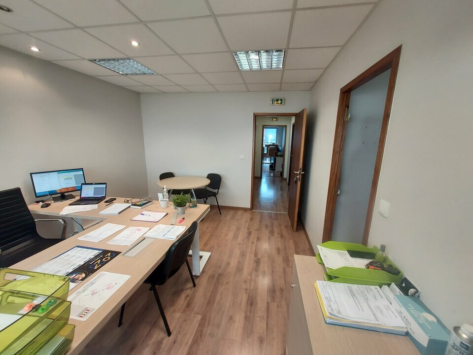LOCAL D'ACTIVITES
