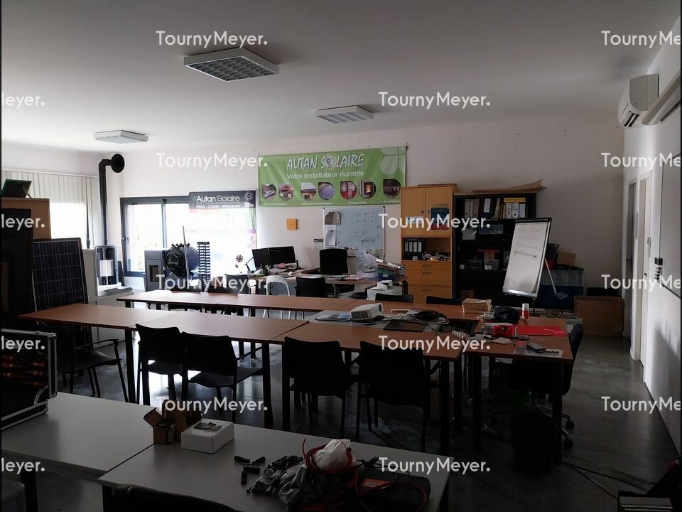 LOCAL D'ACTIVITES