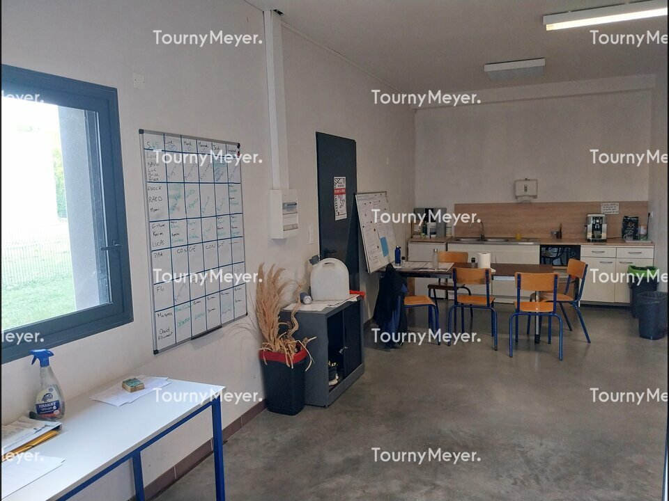 LOCAL D'ACTIVITES