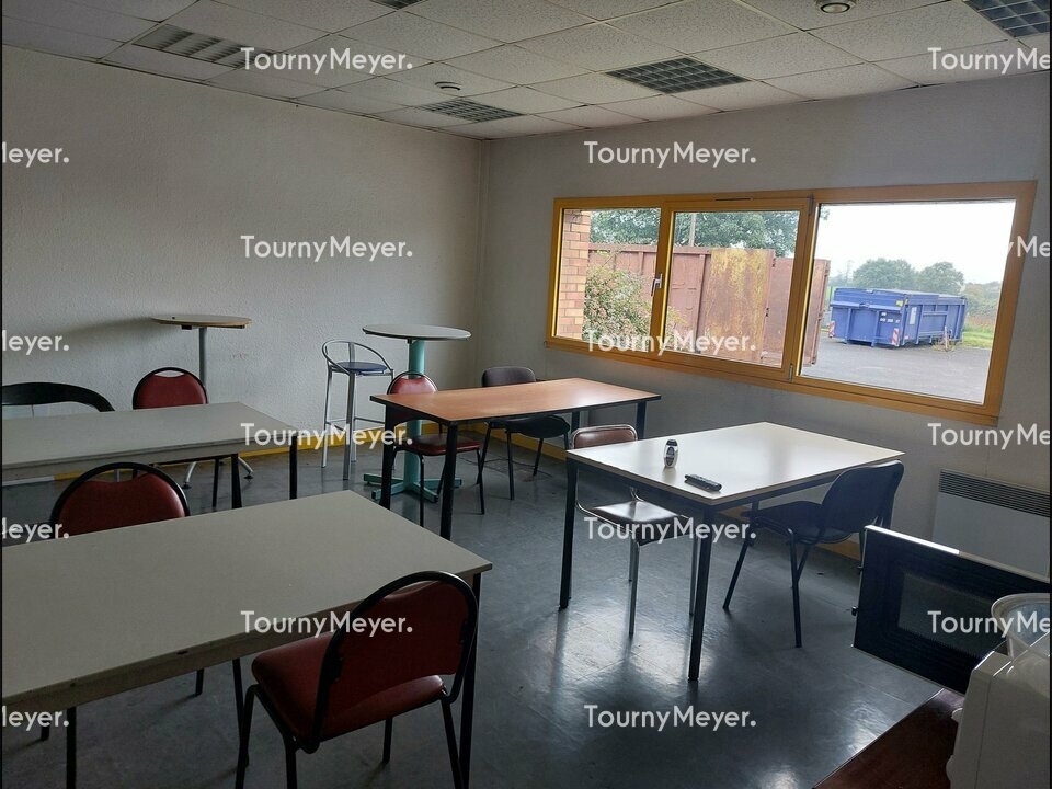 LOCAL D'ACTIVITES