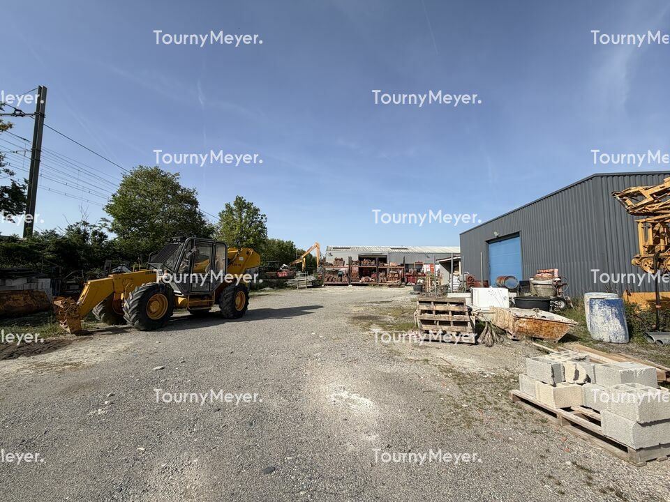 LOCAL D'ACTIVITES