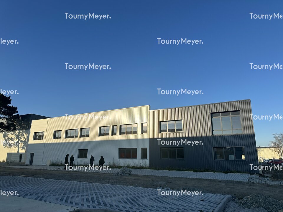 LOCAL D'ACTIVITES