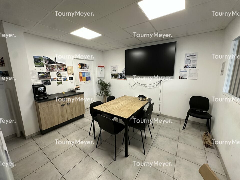 LOCAL D'ACTIVITES