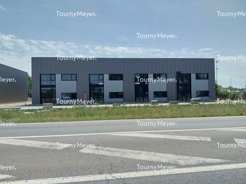 LOCAL D'ACTIVITES