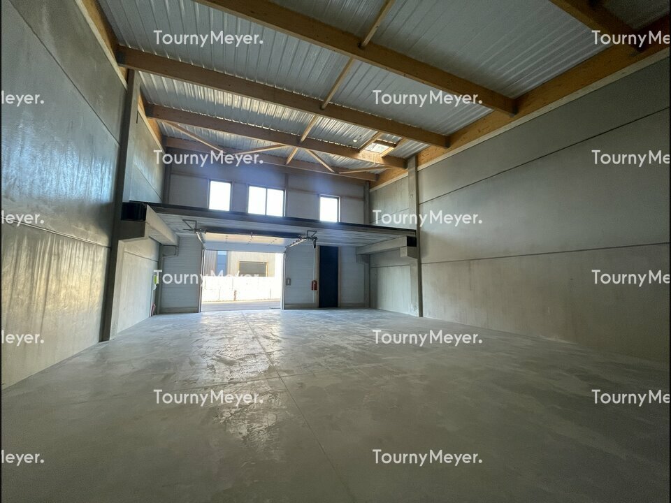 LOCAL D'ACTIVITES