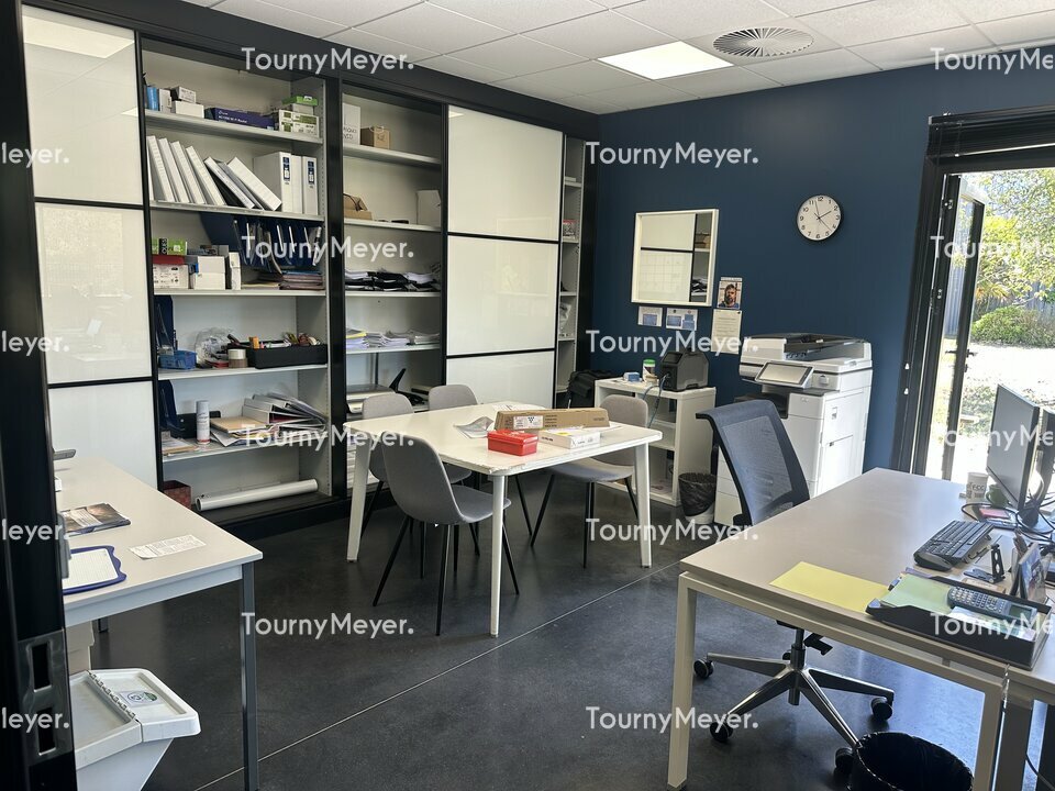 LOCAL D'ACTIVITES