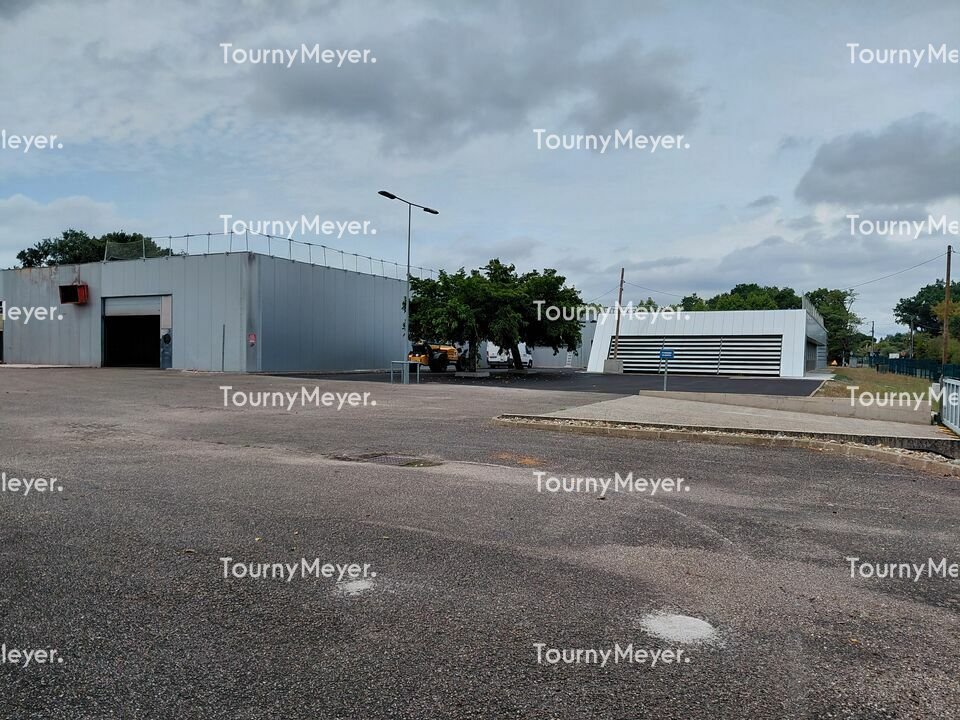 LOCAL D'ACTIVITES