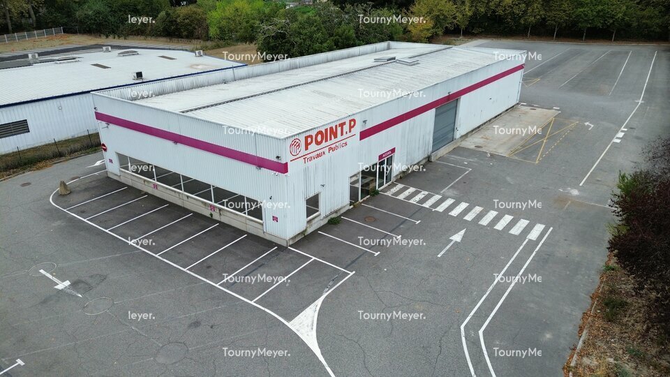 LOCAL D'ACTIVITES