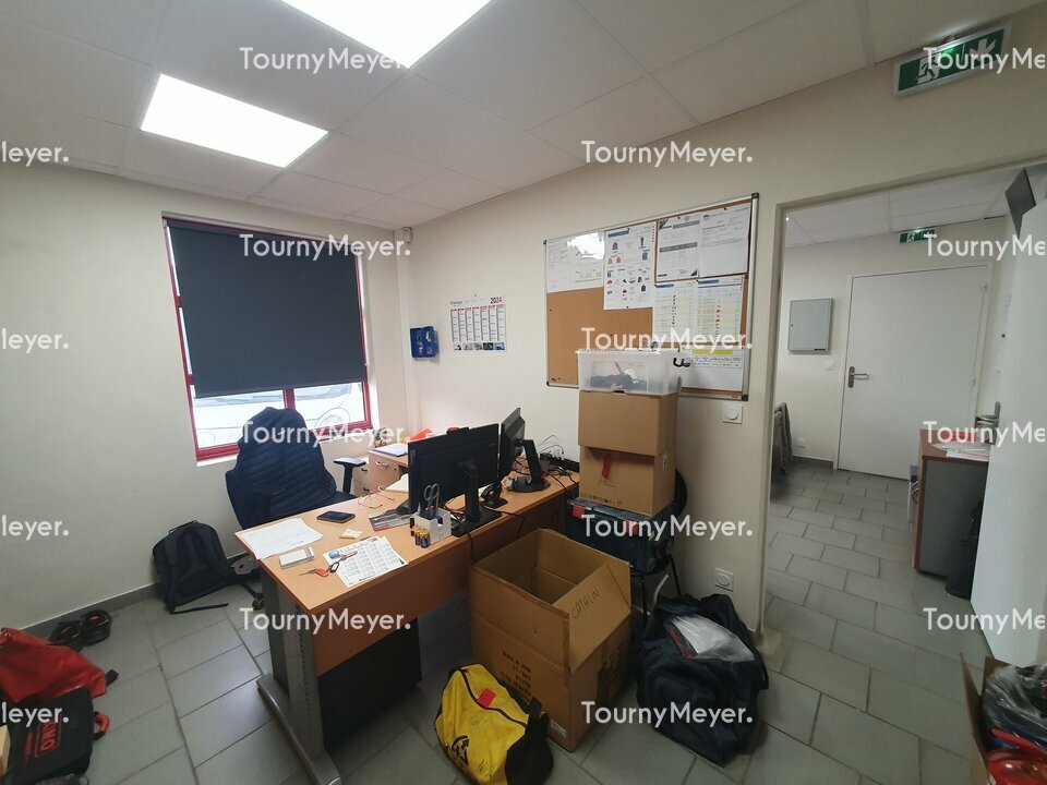 LOCAL D'ACTIVITES