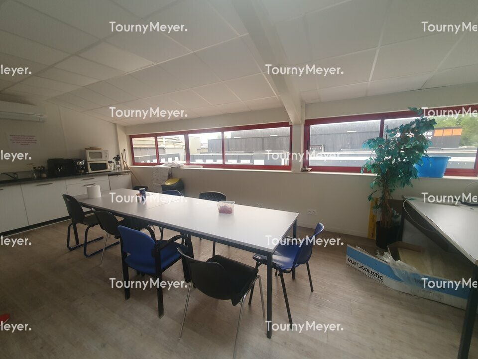 LOCAL D'ACTIVITES