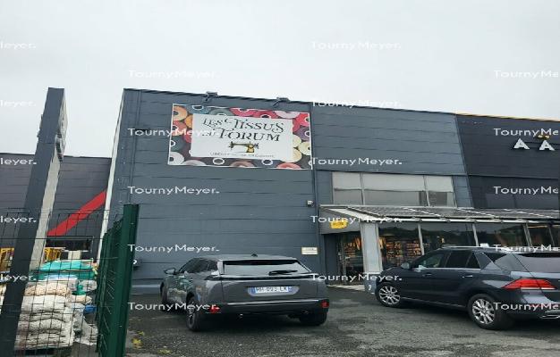 LOCAL COMMERCIAL