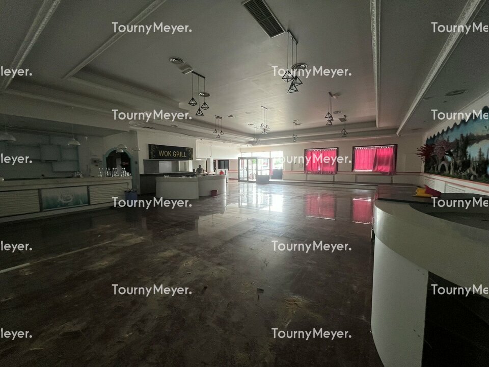 LOCAL COMMERCIAL