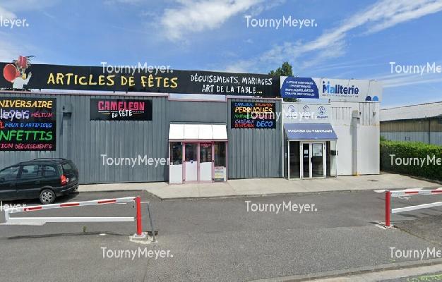 LOCAL COMMERCIAL