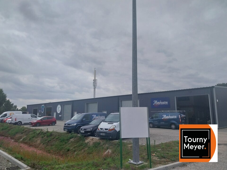 LOCAL D'ACTIVITES