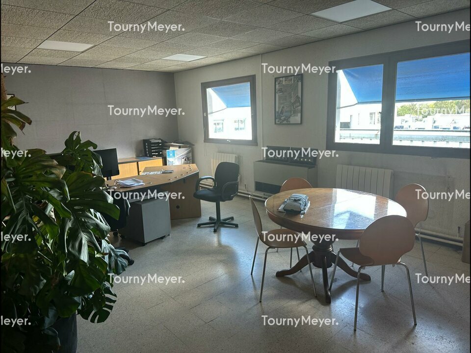 LOCAL D'ACTIVITES