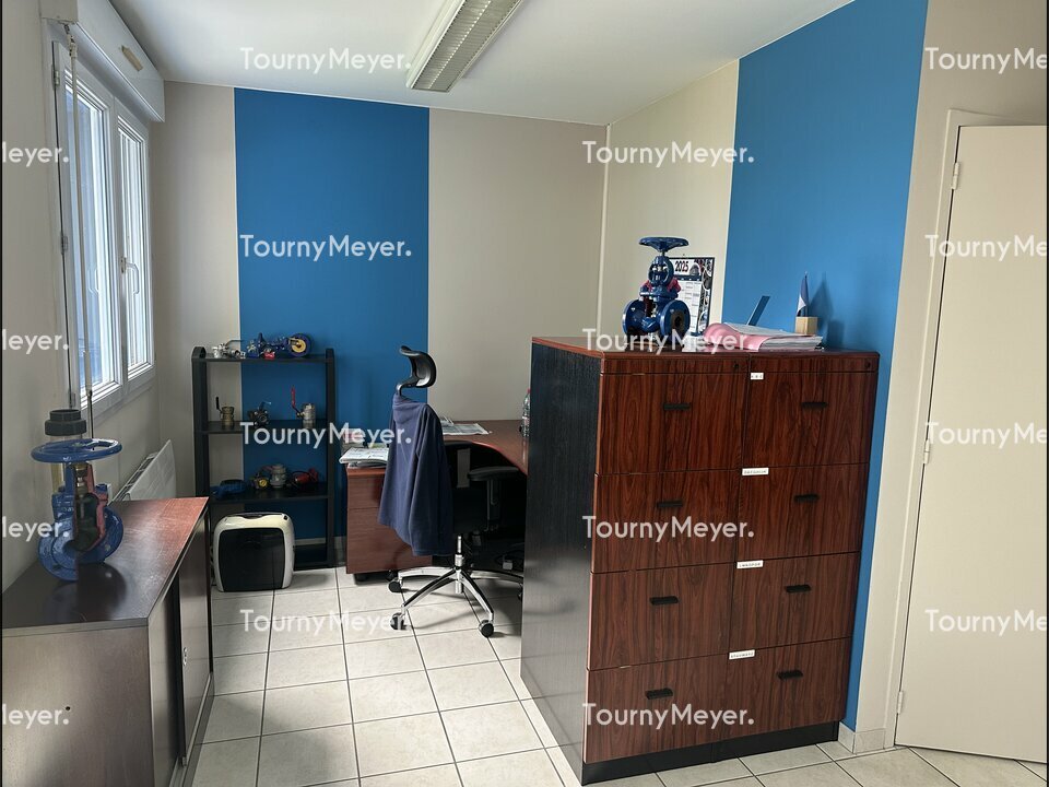 LOCAL D'ACTIVITES