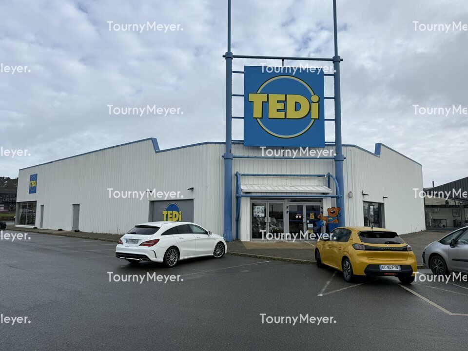 LOCAL COMMERCIAL