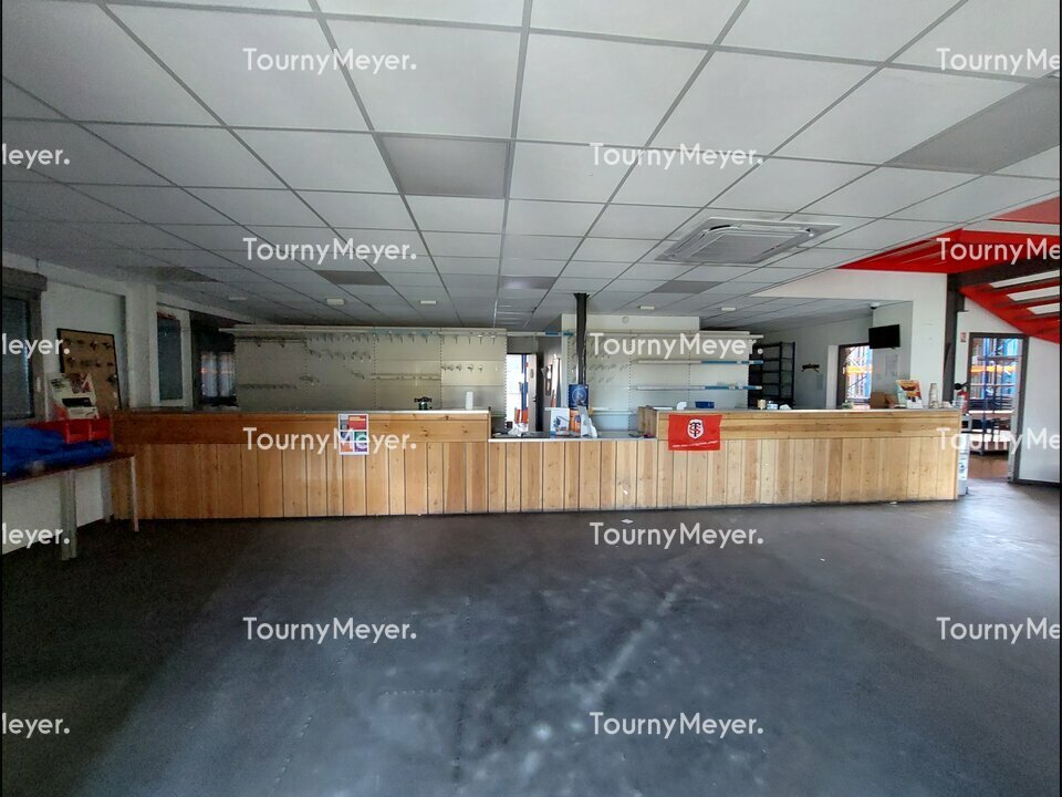 LOCAL D'ACTIVITES