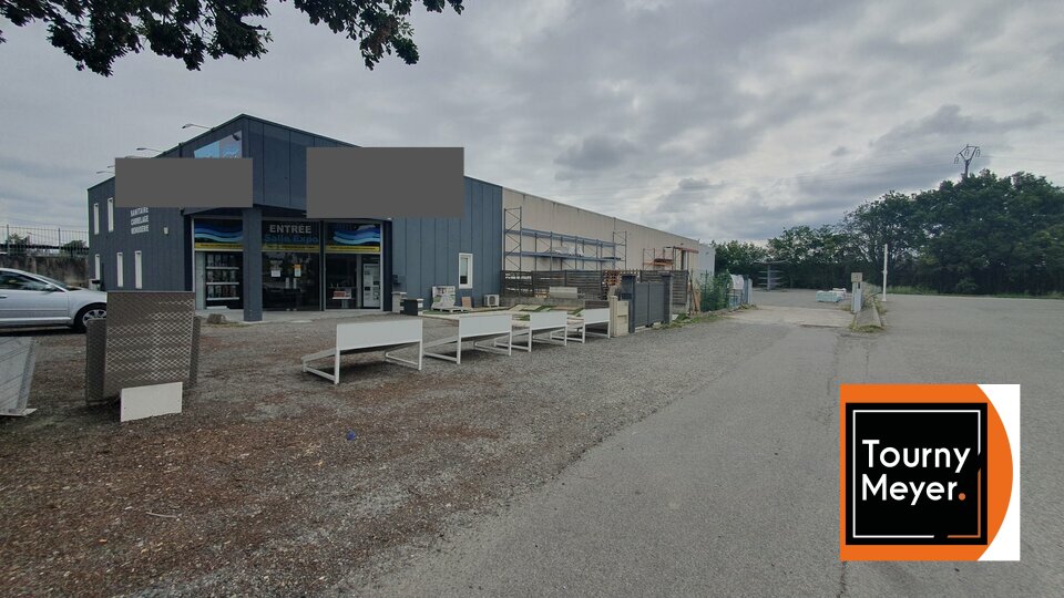 LOCAL COMMERCIAL