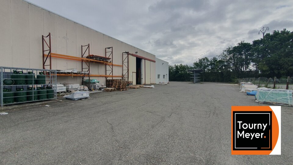 LOCAL COMMERCIAL